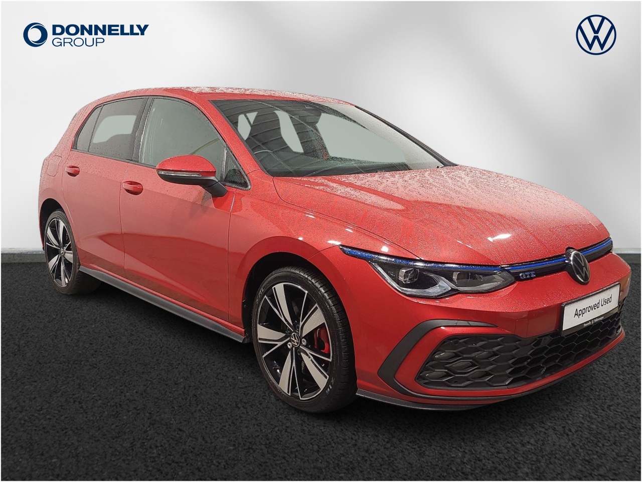 Main listing image - Volkswagen Golf GTE