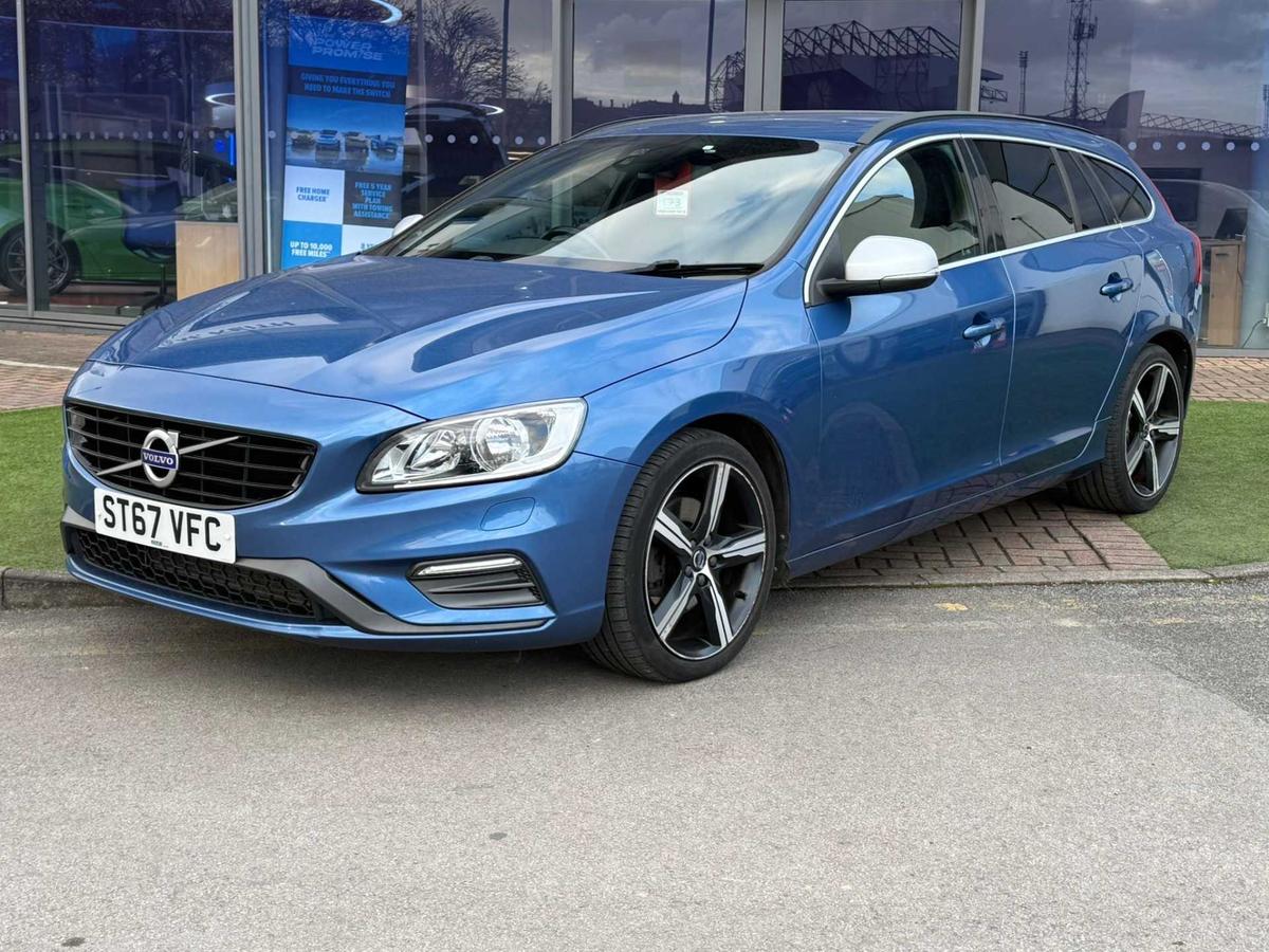 Main listing image - Volvo V60