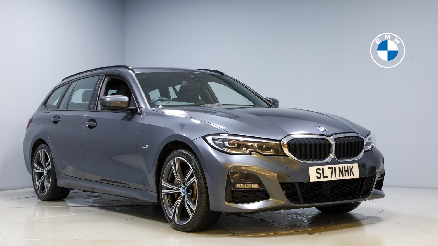 Main listing image - BMW 3 Series Touring