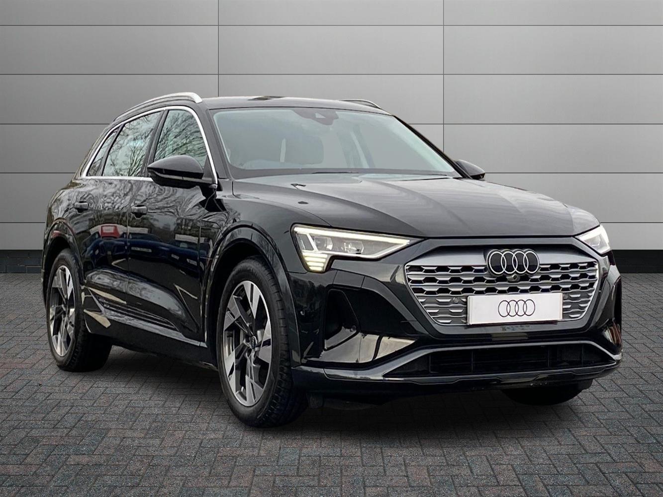 Main listing image - Audi Q8