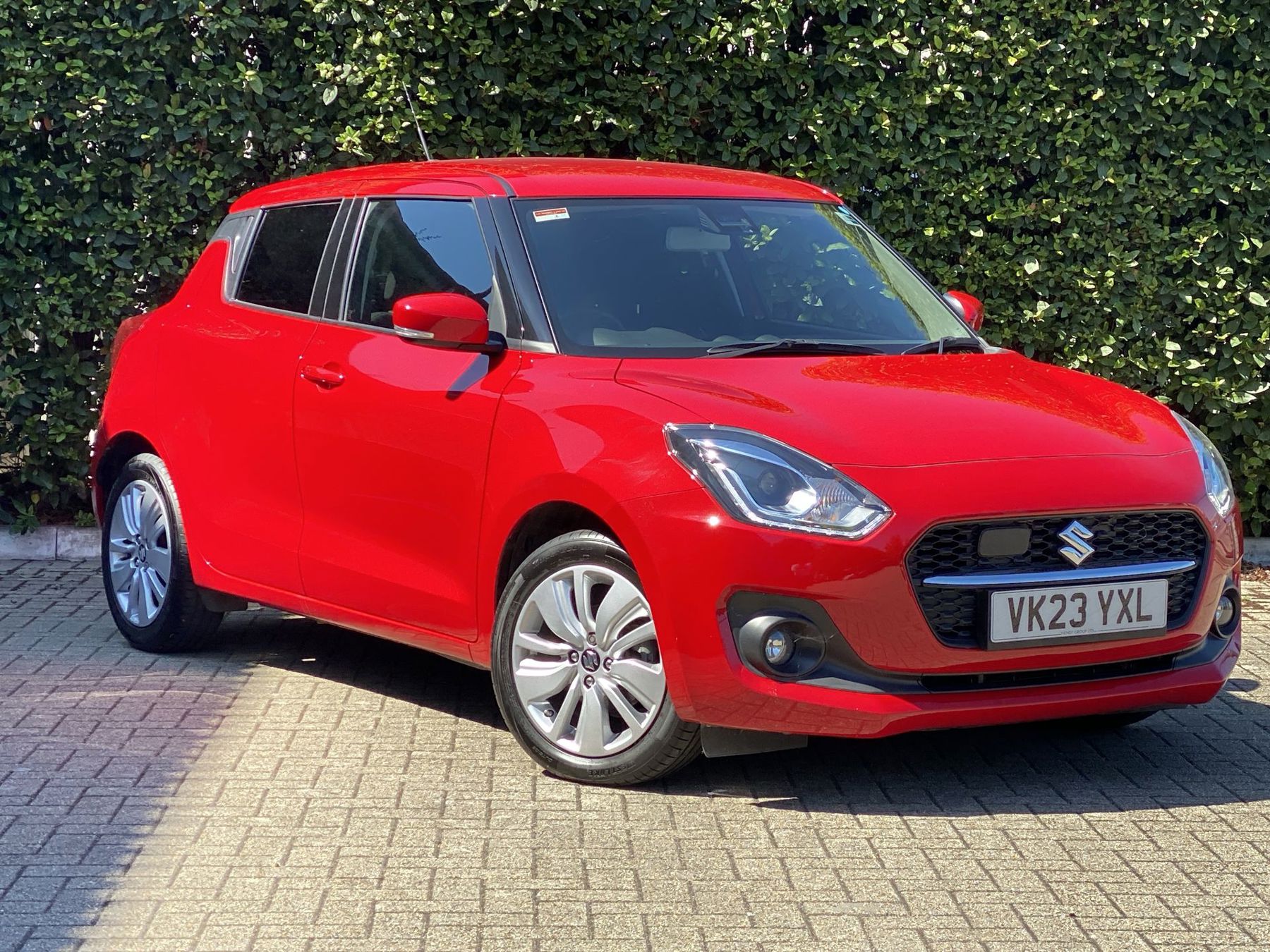 Main listing image - Suzuki Swift