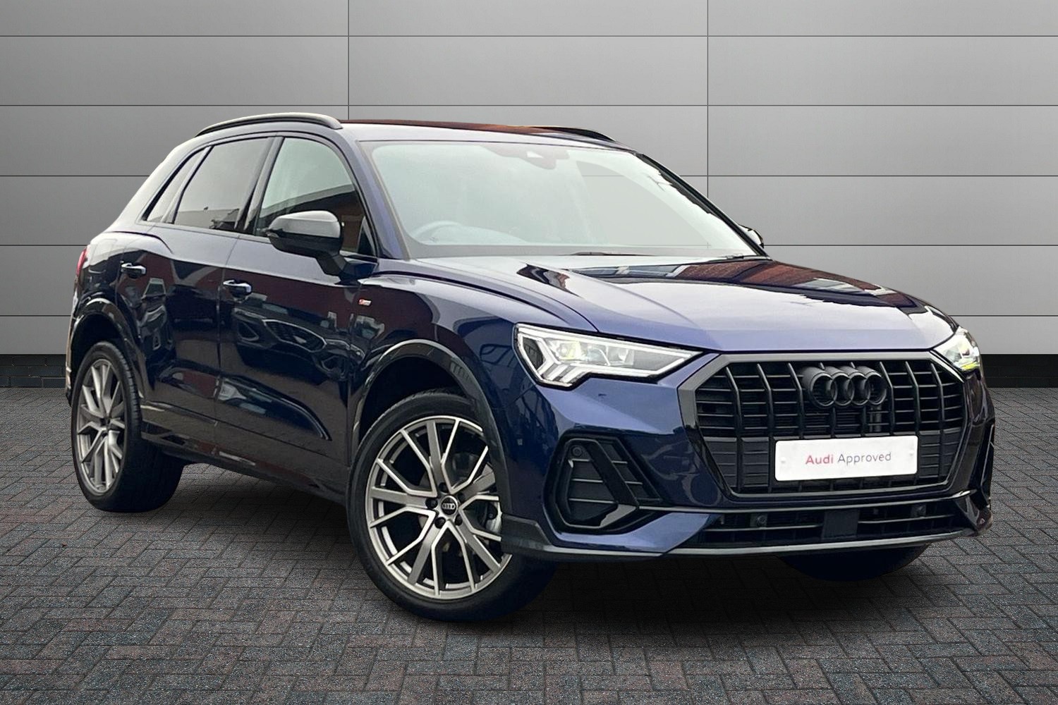 Main listing image - Audi Q3