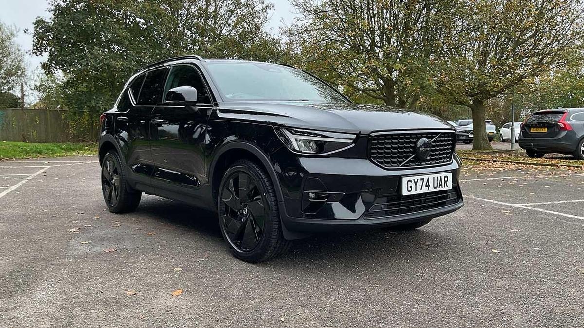 Main listing image - Volvo XC40