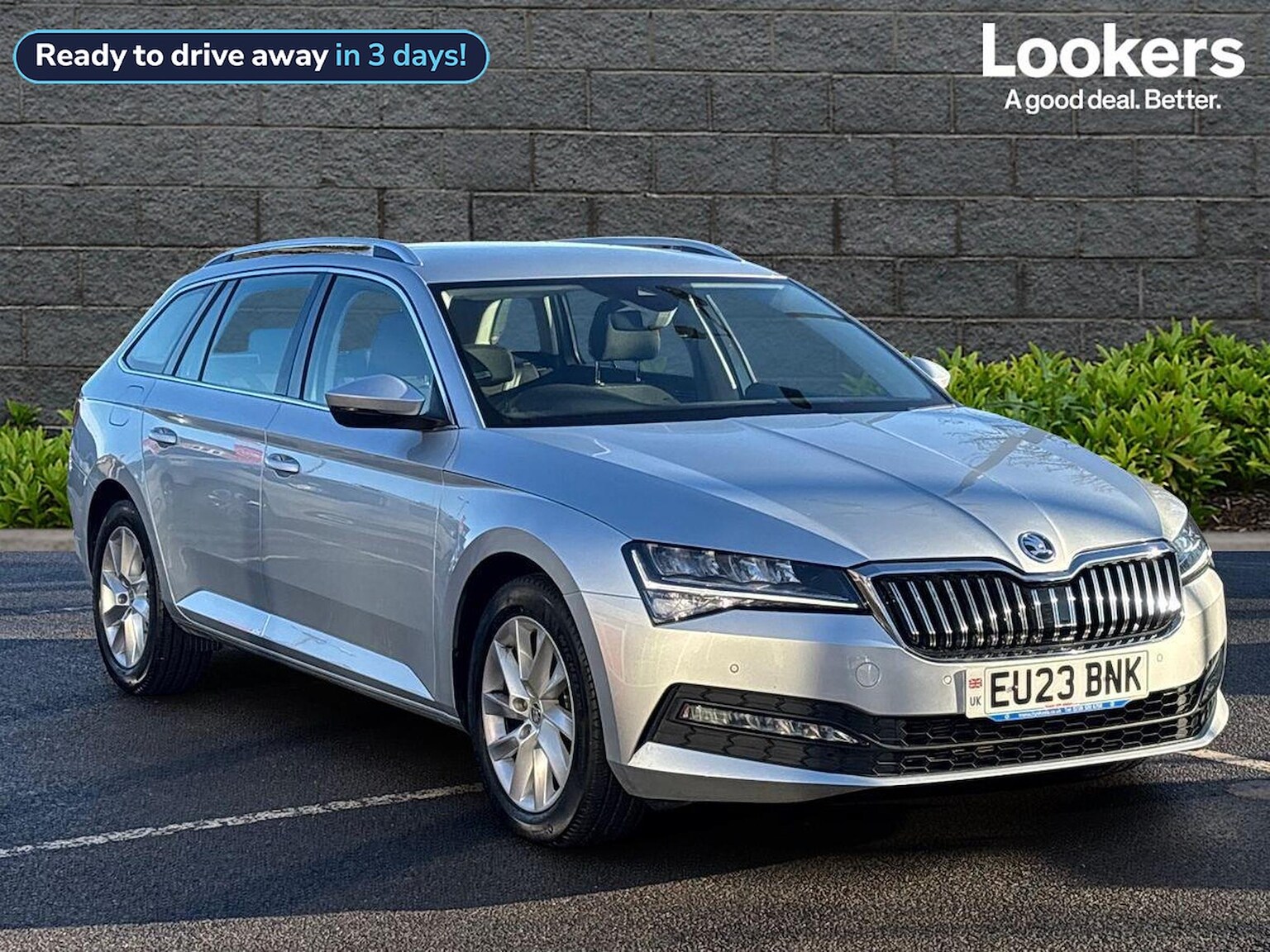 Main listing image - Skoda Superb Estate