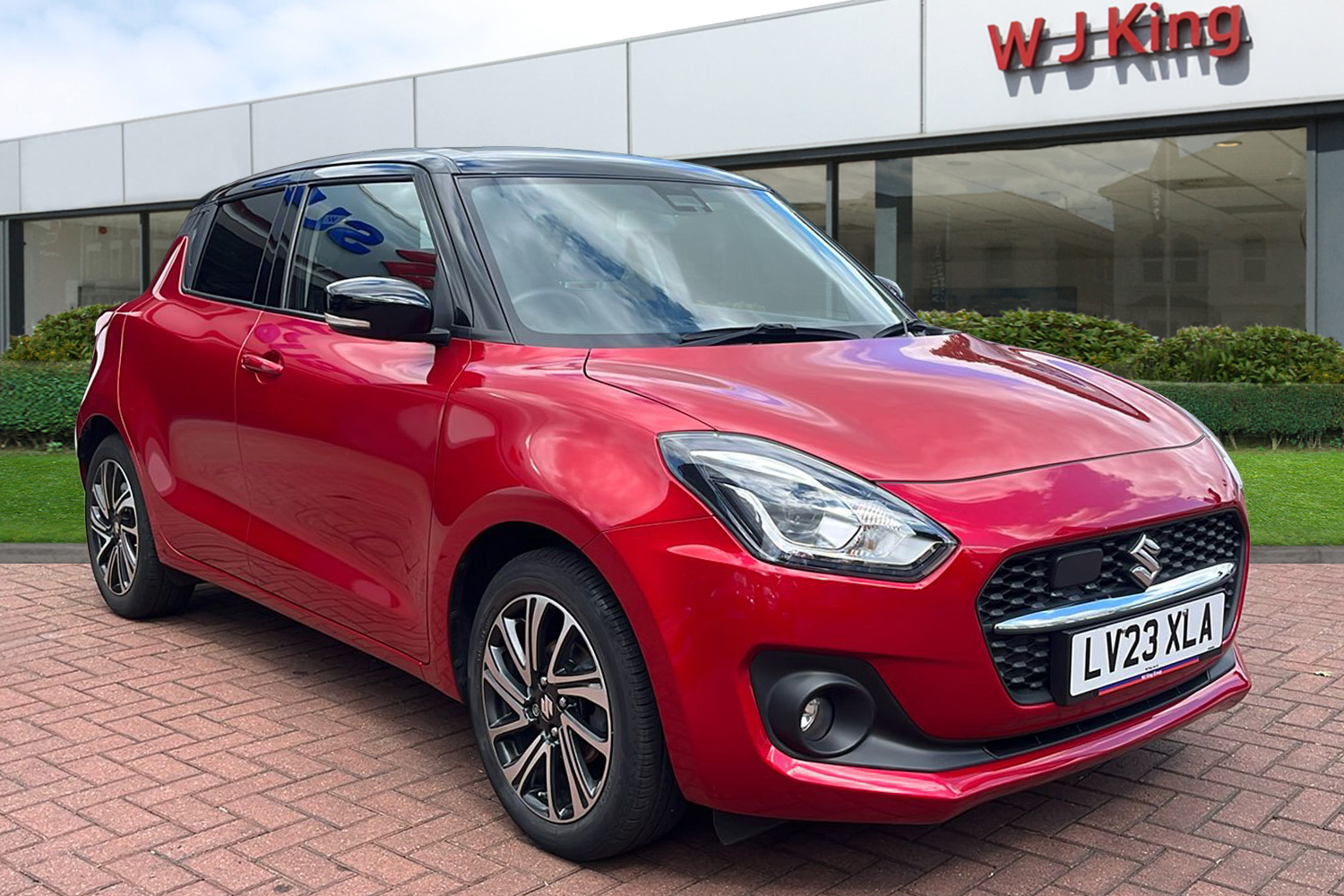 Main listing image - Suzuki Swift