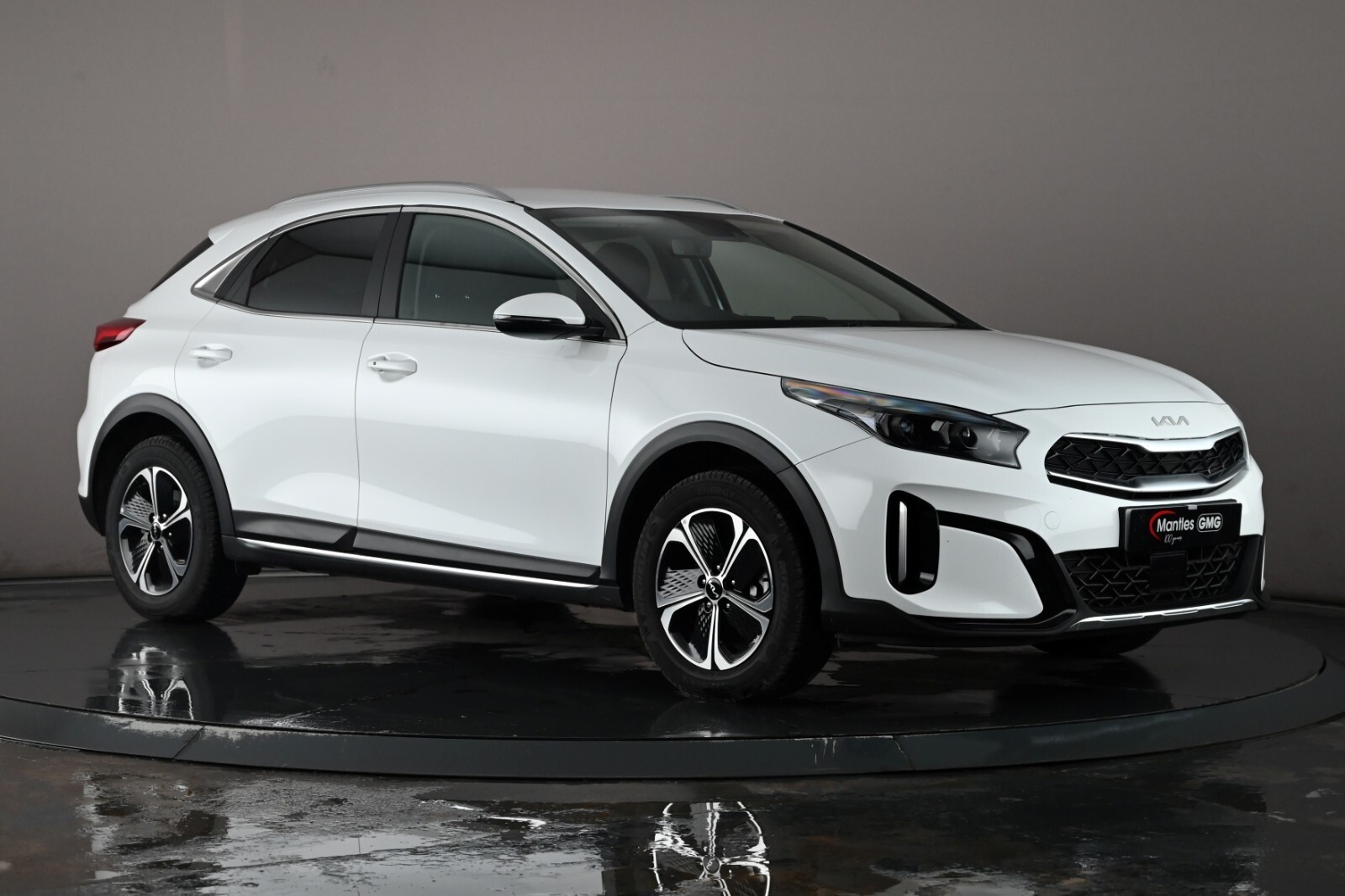 Main listing image - Kia XCeed