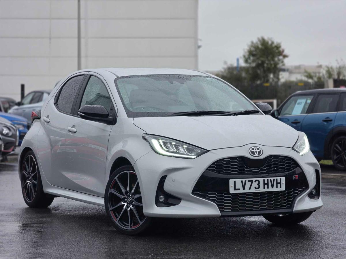 Main listing image - Toyota Yaris