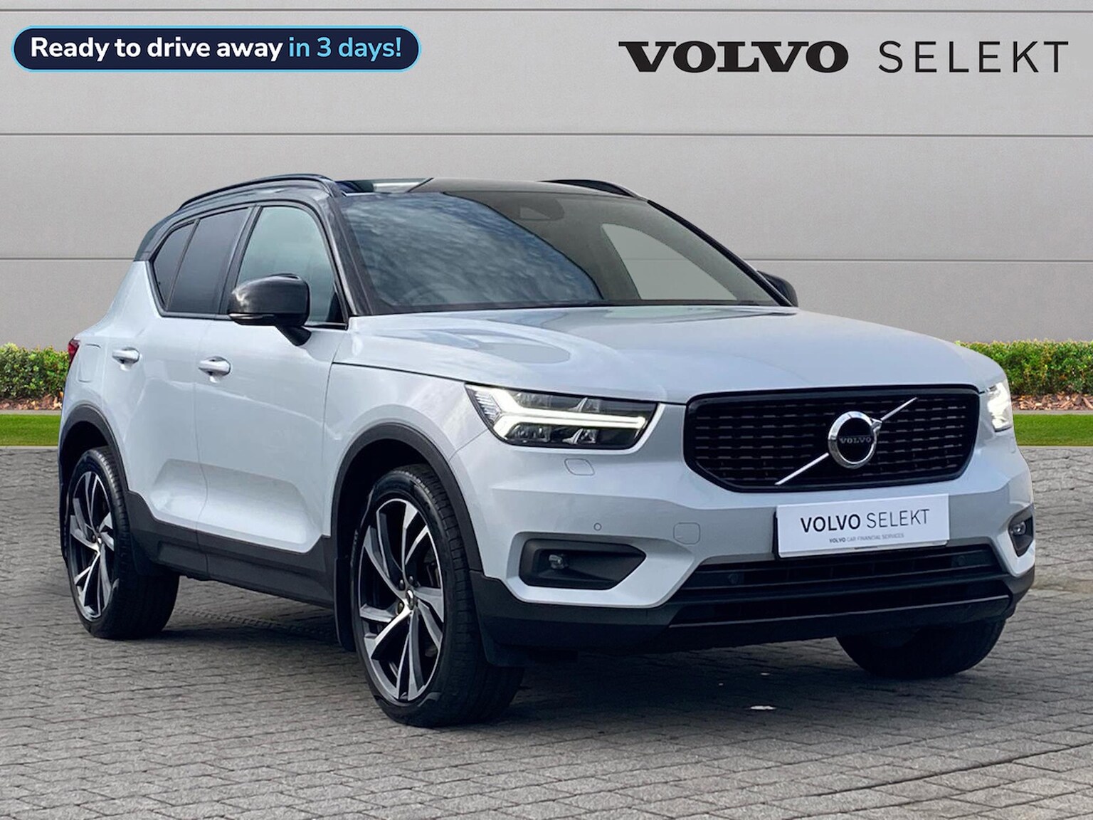 Main listing image - Volvo XC40