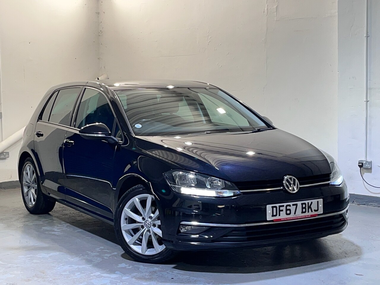 Main listing image - Volkswagen Golf