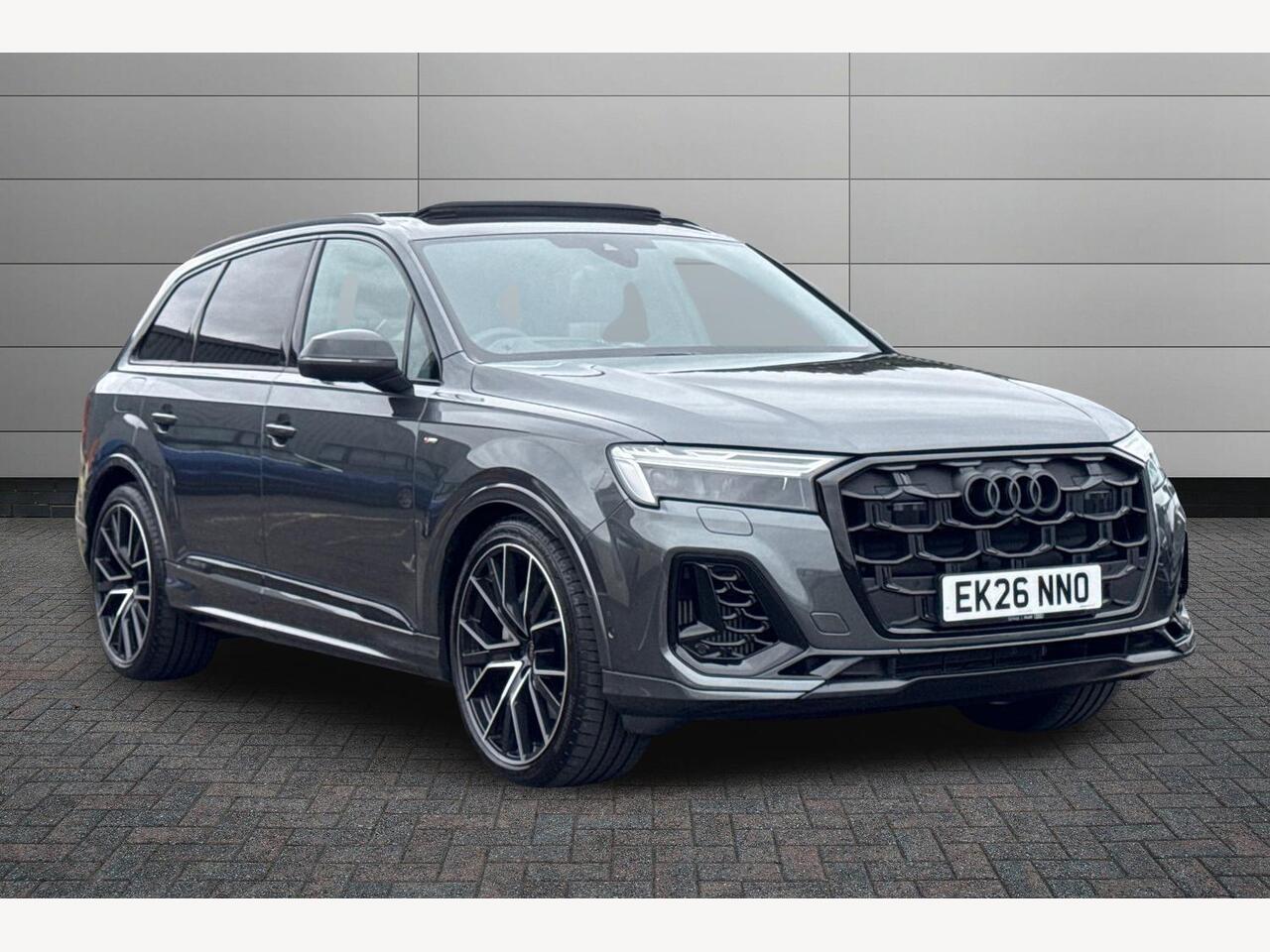 Main listing image - Audi Q7