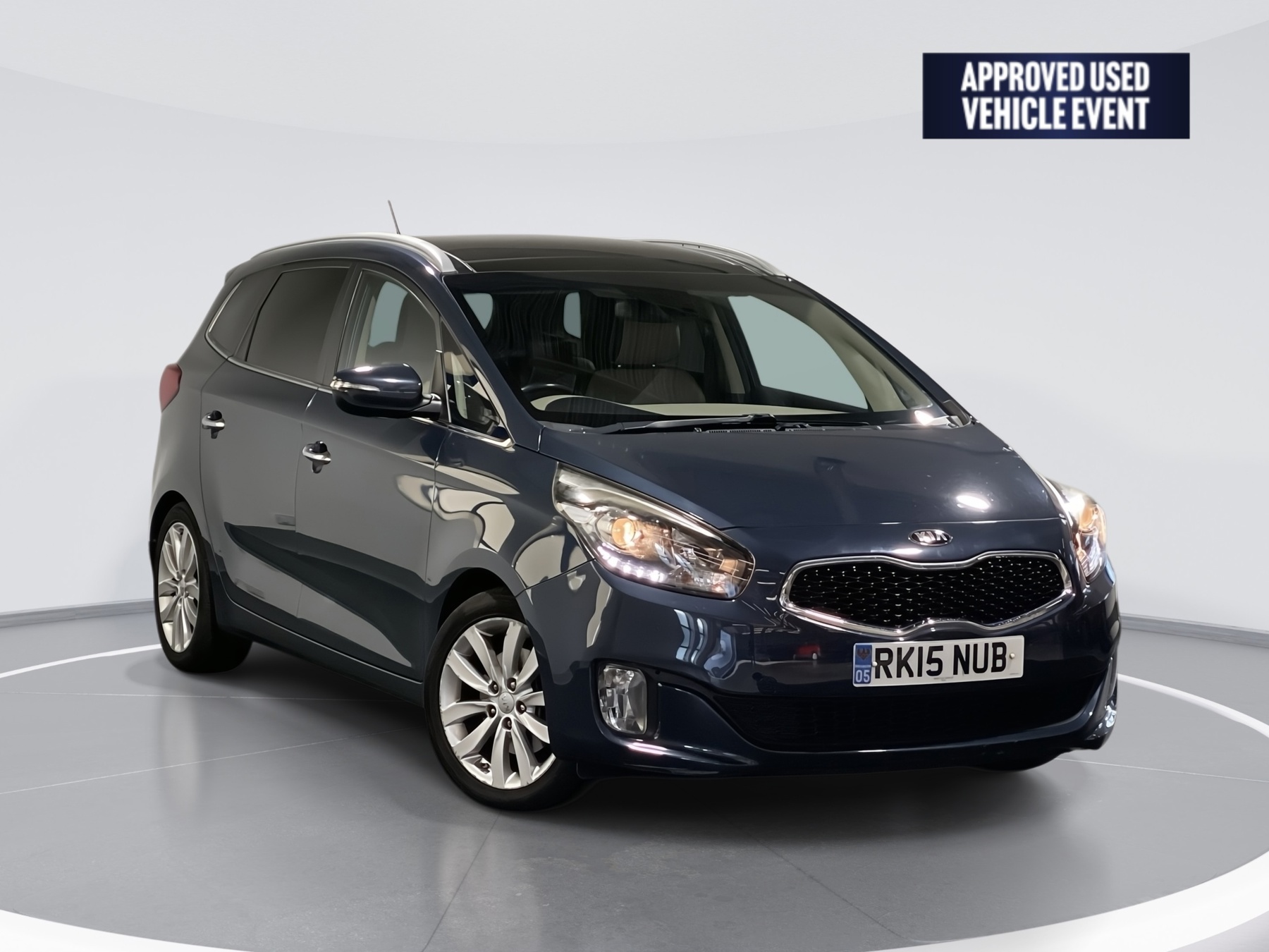 Main listing image - Kia Carens