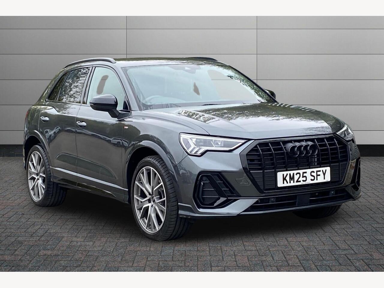 Main listing image - Audi Q3