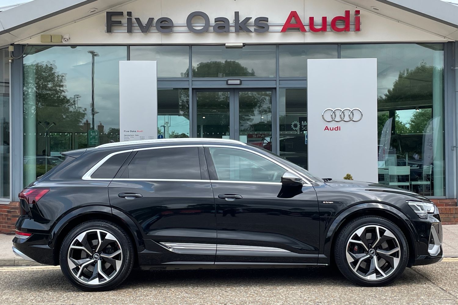 Main listing image - Audi e-tron S