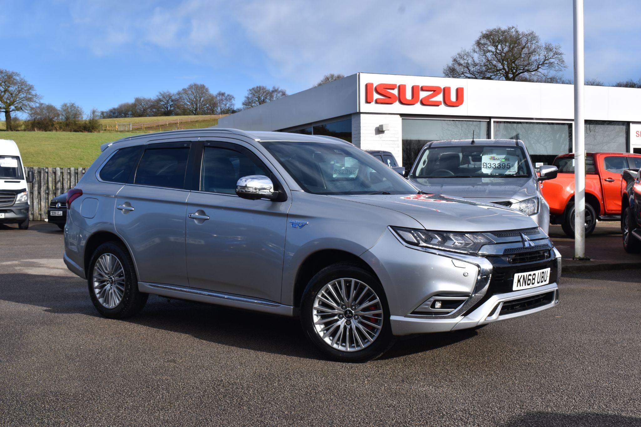 Main listing image - Mitsubishi Outlander