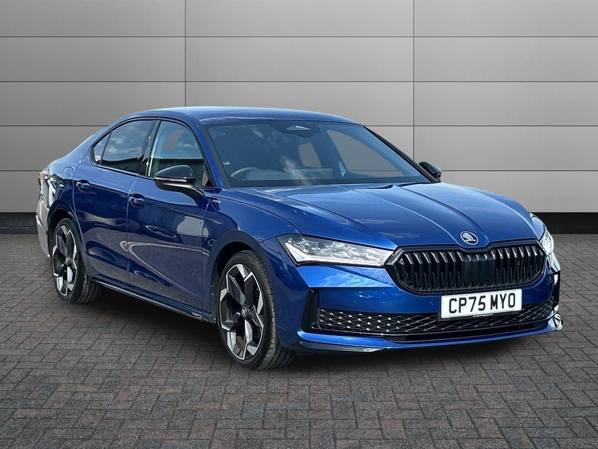 Main listing image - Skoda Superb