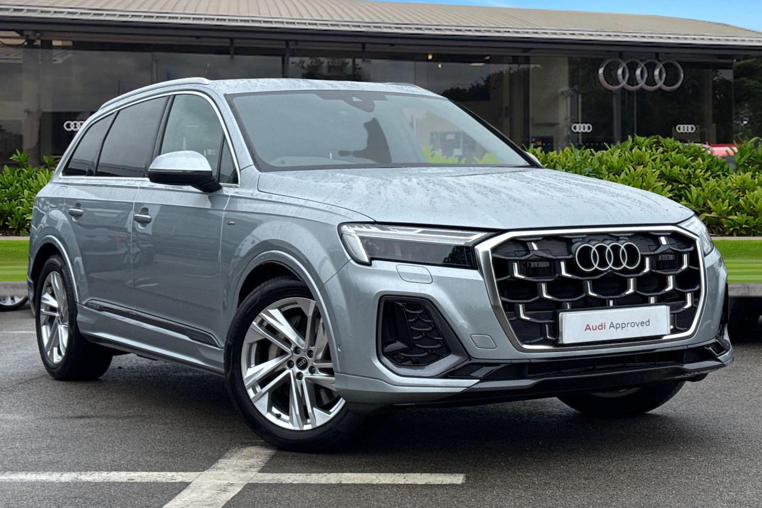 Main listing image - Audi Q7