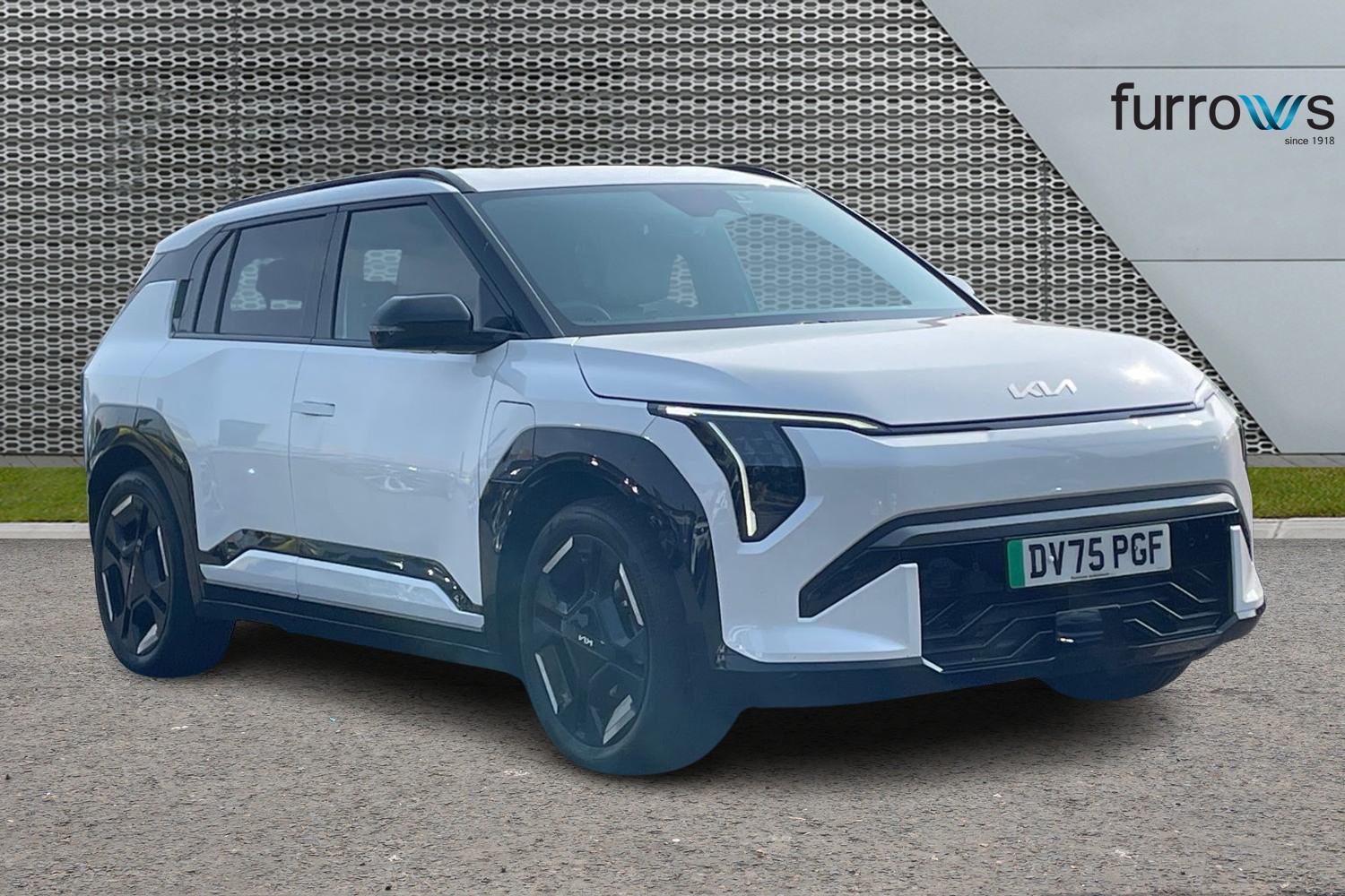 Main listing image - Kia EV3