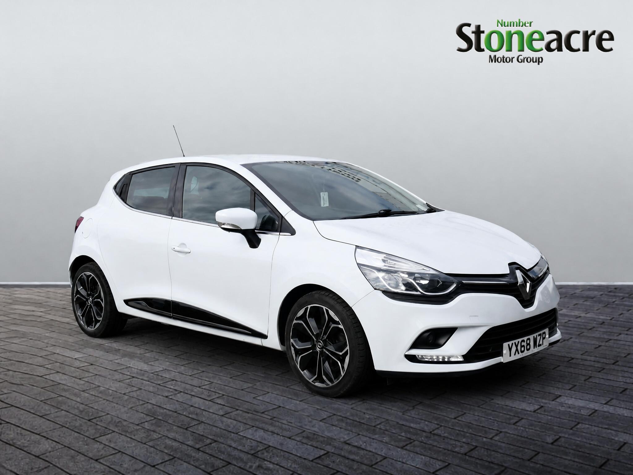 Main listing image - Renault Clio