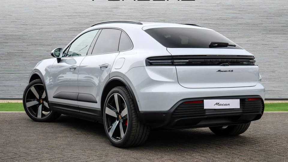 Main listing image - Porsche Macan