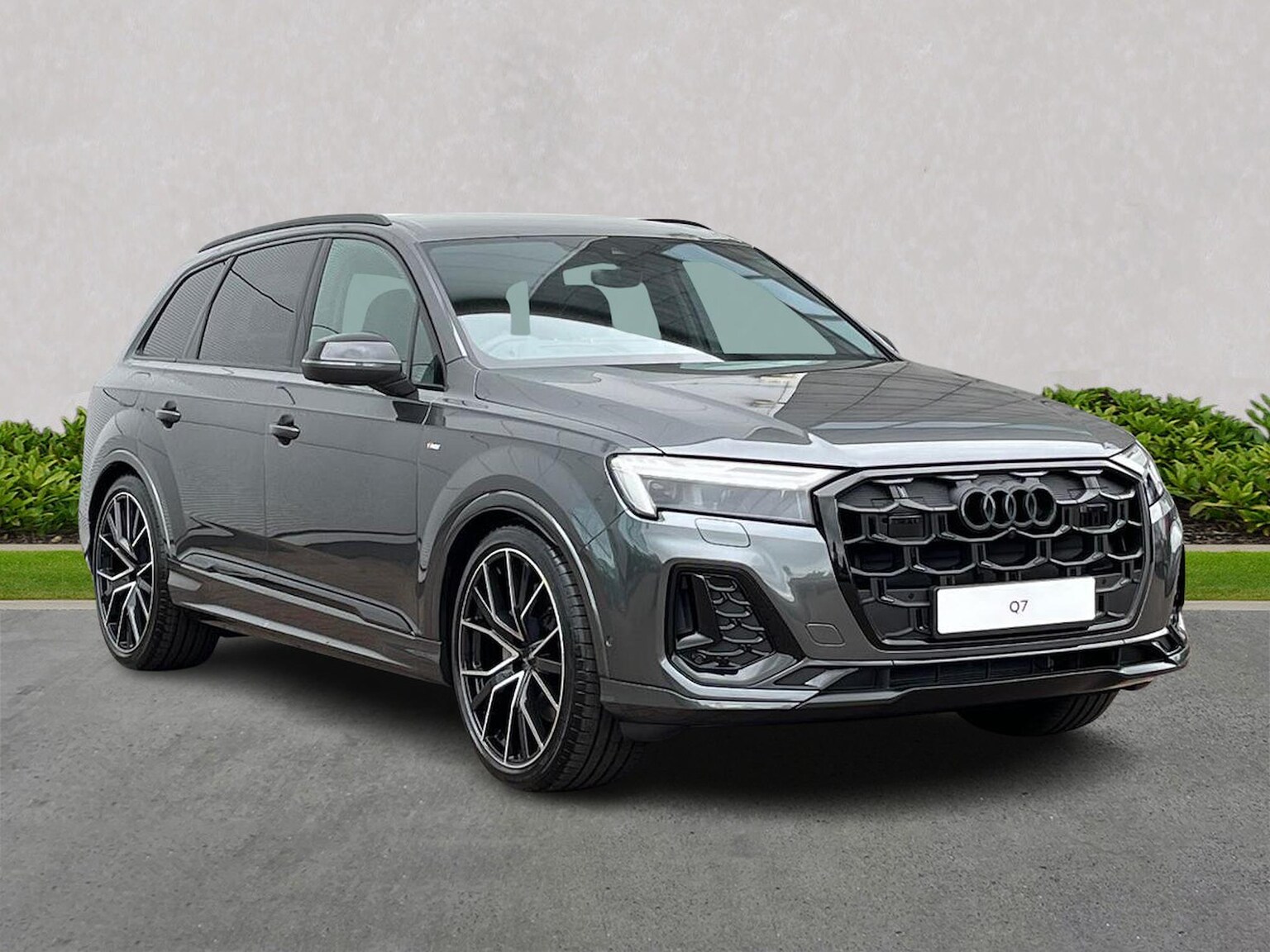 Main listing image - Audi Q7