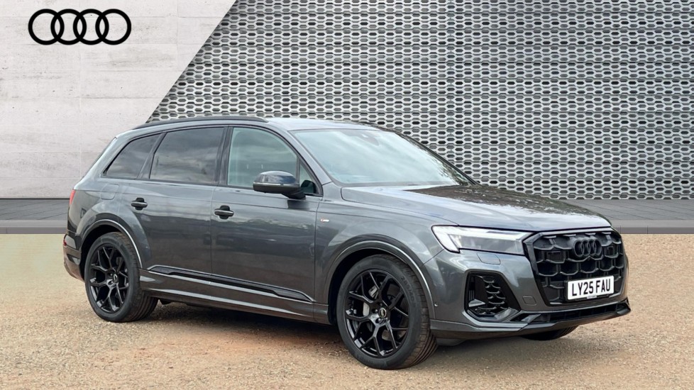 Main listing image - Audi Q7