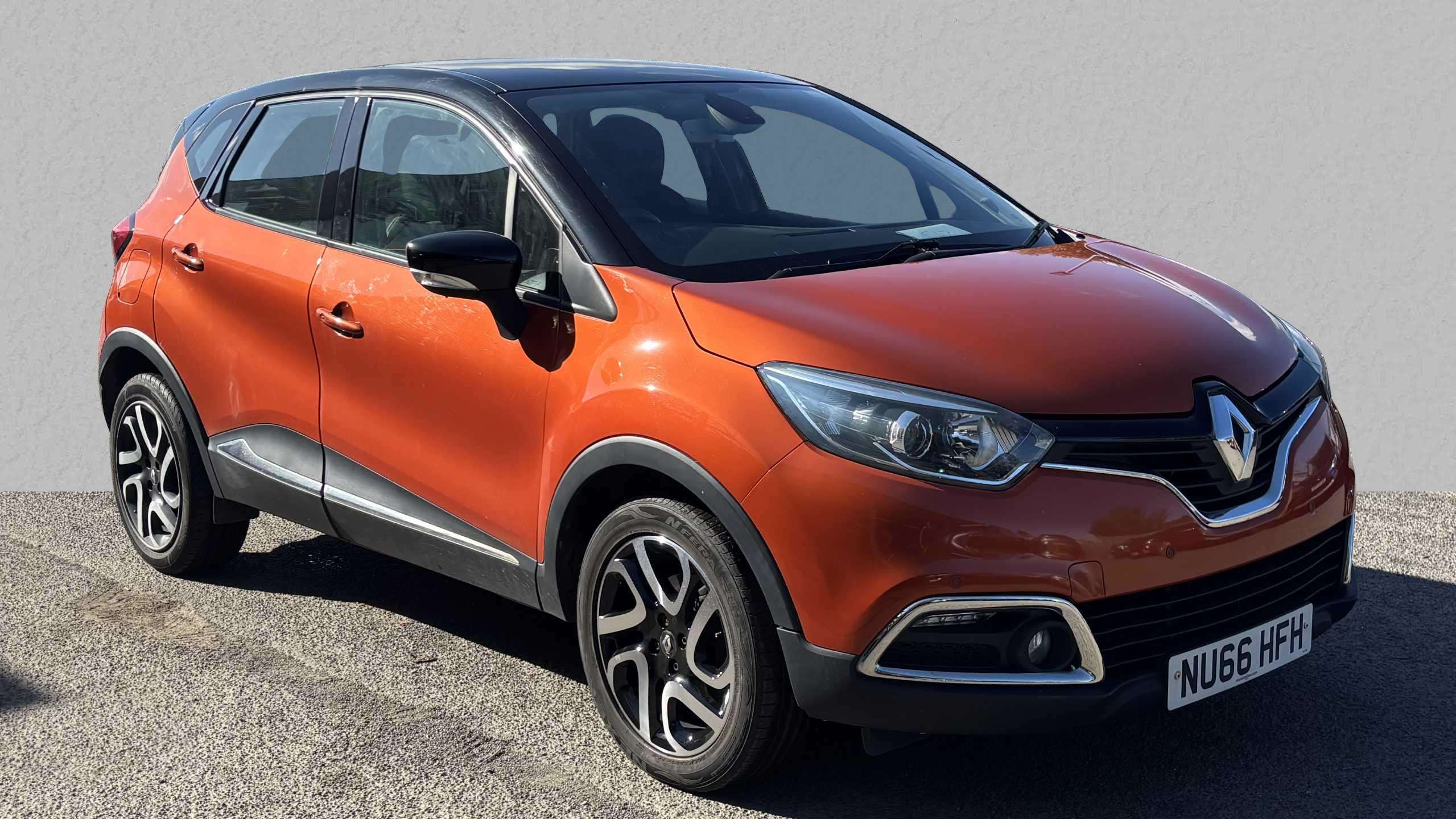 Main listing image - Renault Captur
