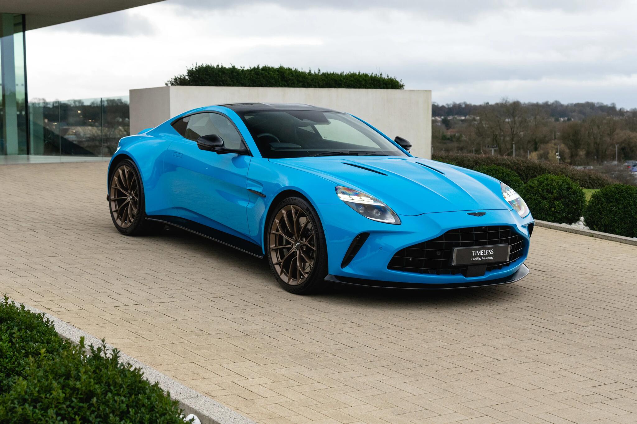 Main listing image - Aston Martin Vantage