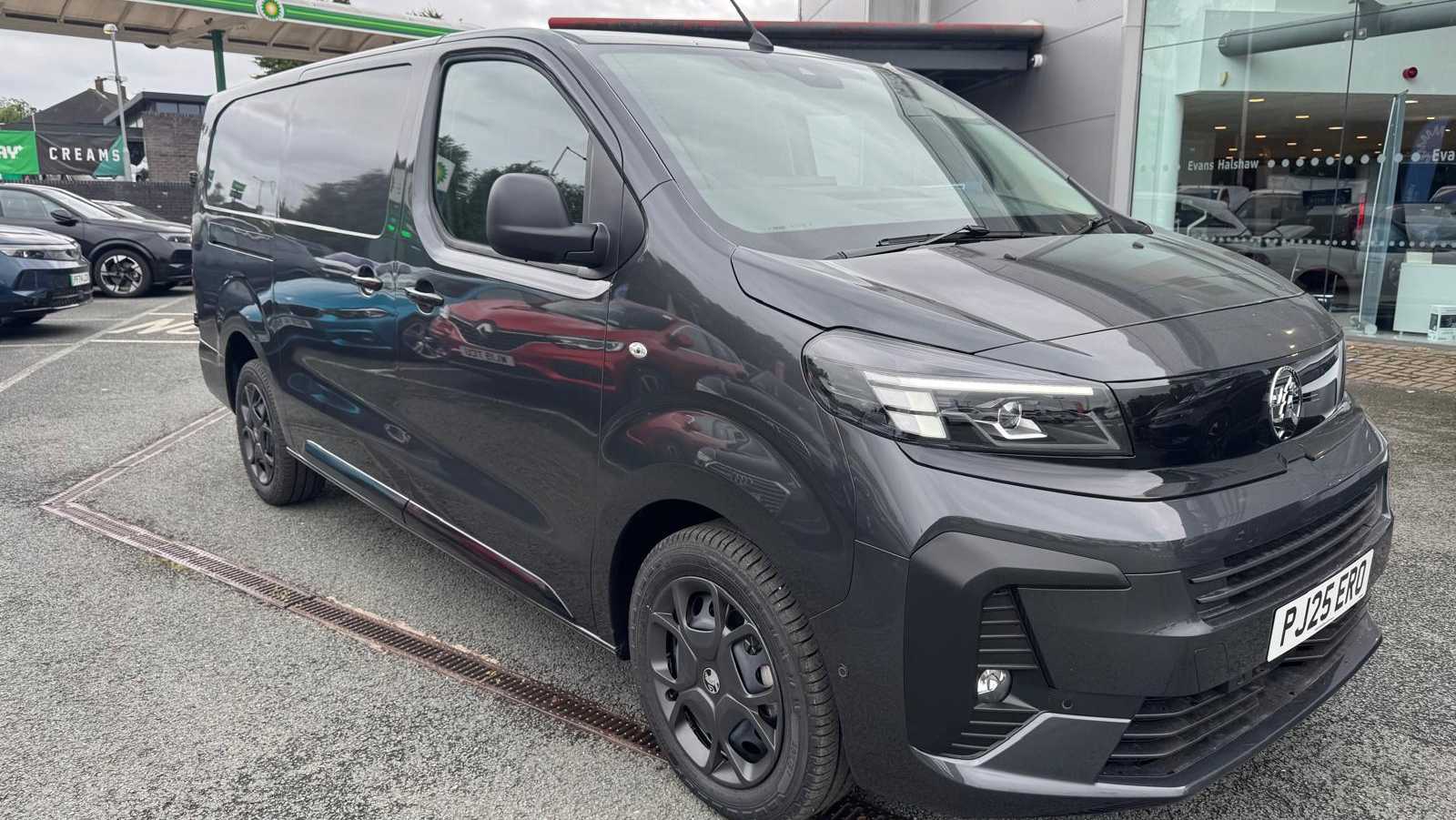 Main listing image - Vauxhall Vivaro