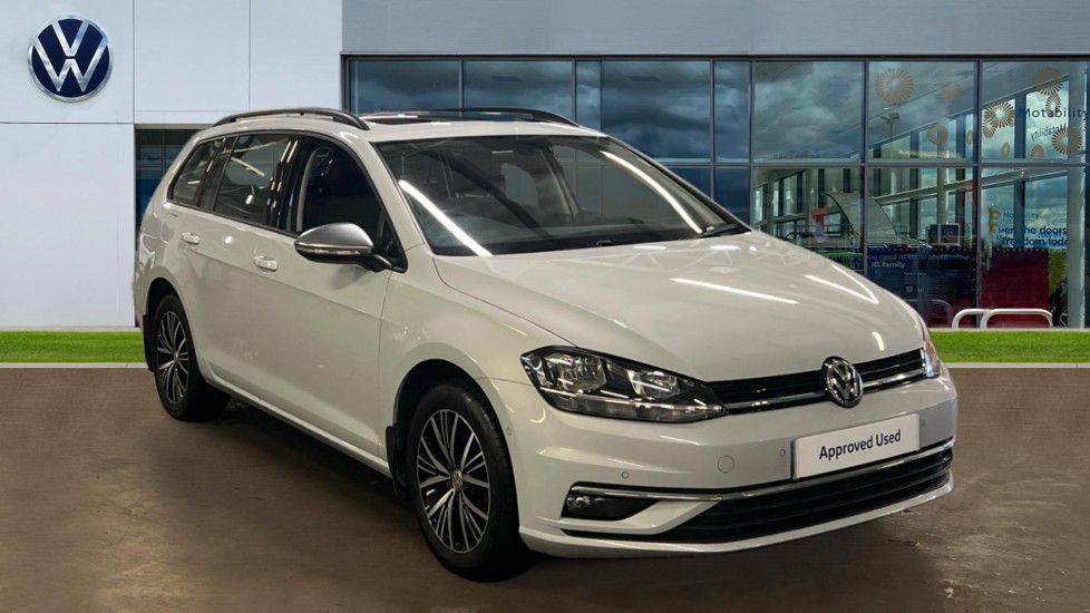 Main listing image - Volkswagen Golf Estate