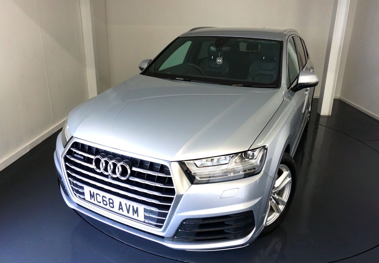 Main listing image - Audi Q7