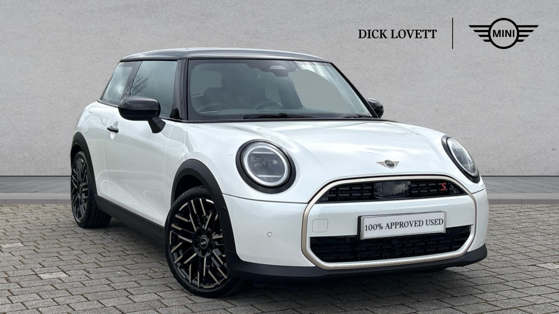 Main listing image - MINI Hatchback