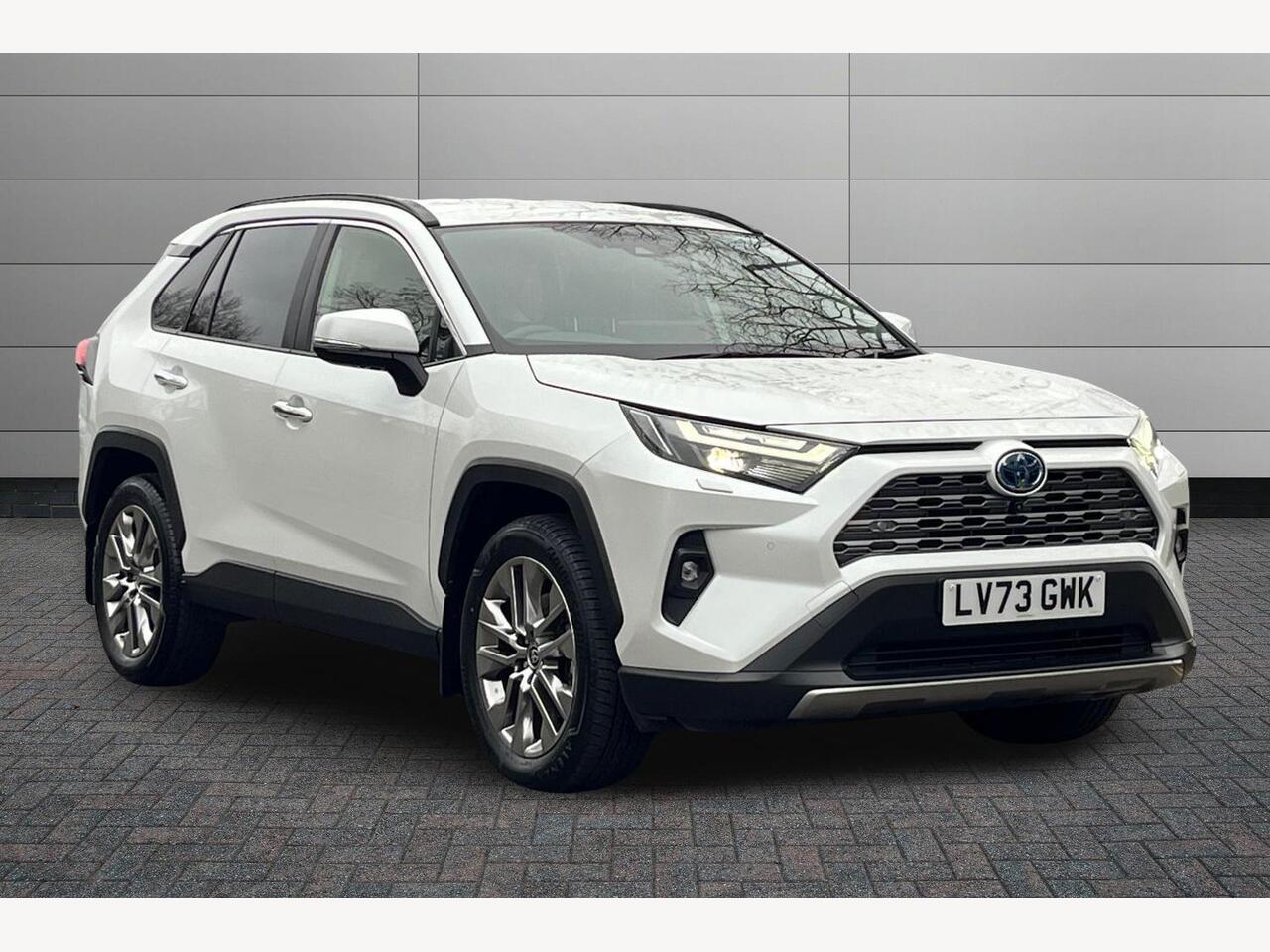 Main listing image - Toyota RAV4