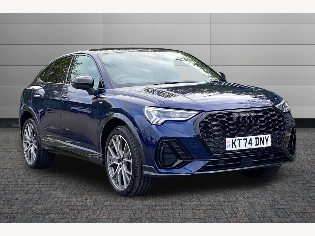 Main listing image - Audi Q3