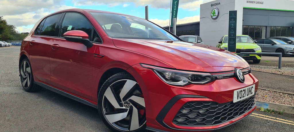 Main listing image - Volkswagen Golf
