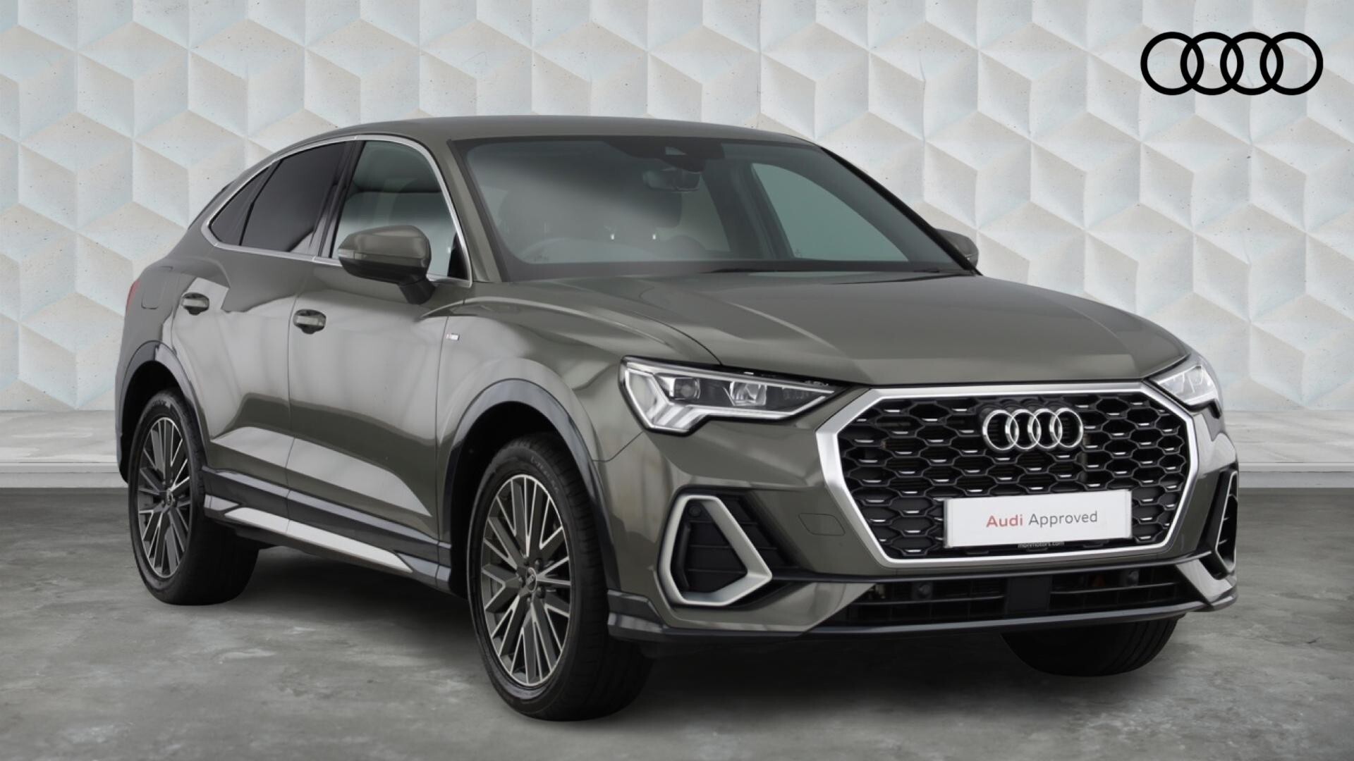 Main listing image - Audi Q3