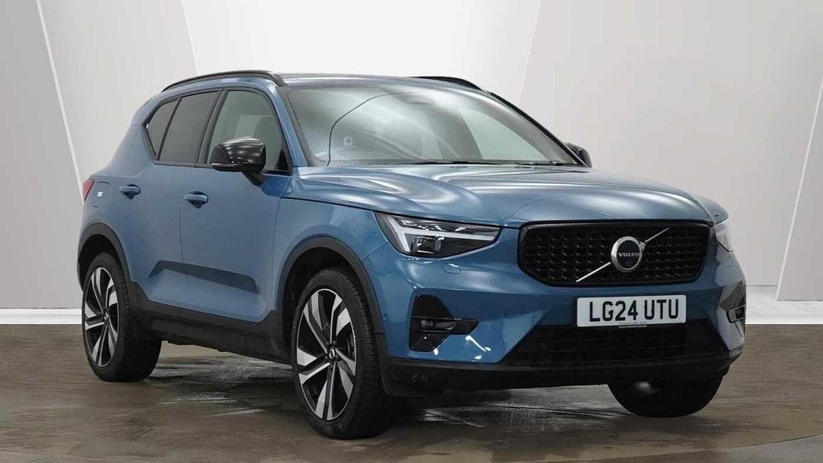 Main listing image - Volvo XC40