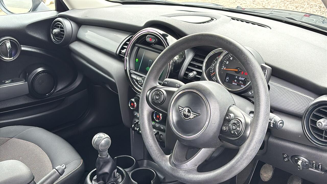 Main listing image - MINI Hatchback