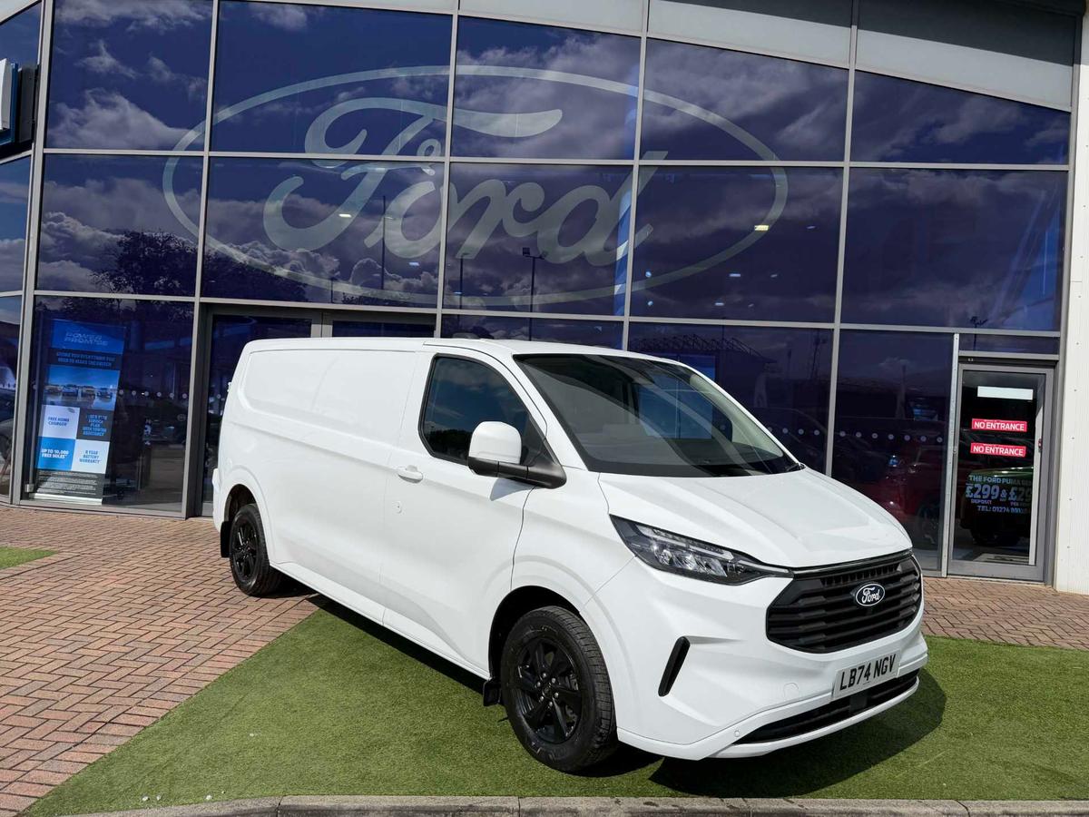 Main listing image - Ford Transit Custom