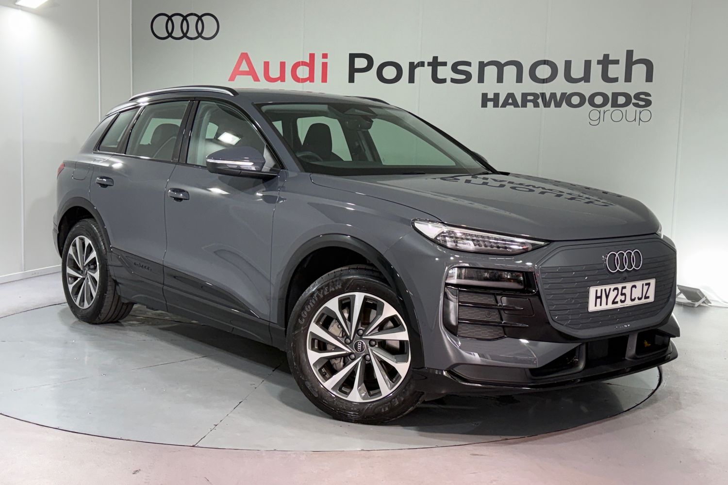 Main listing image - Audi Q6 e-tron