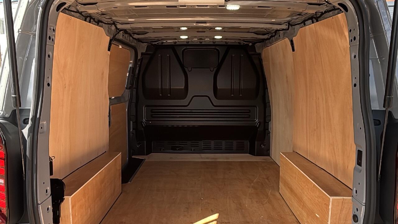 Main listing image - Volkswagen Transporter