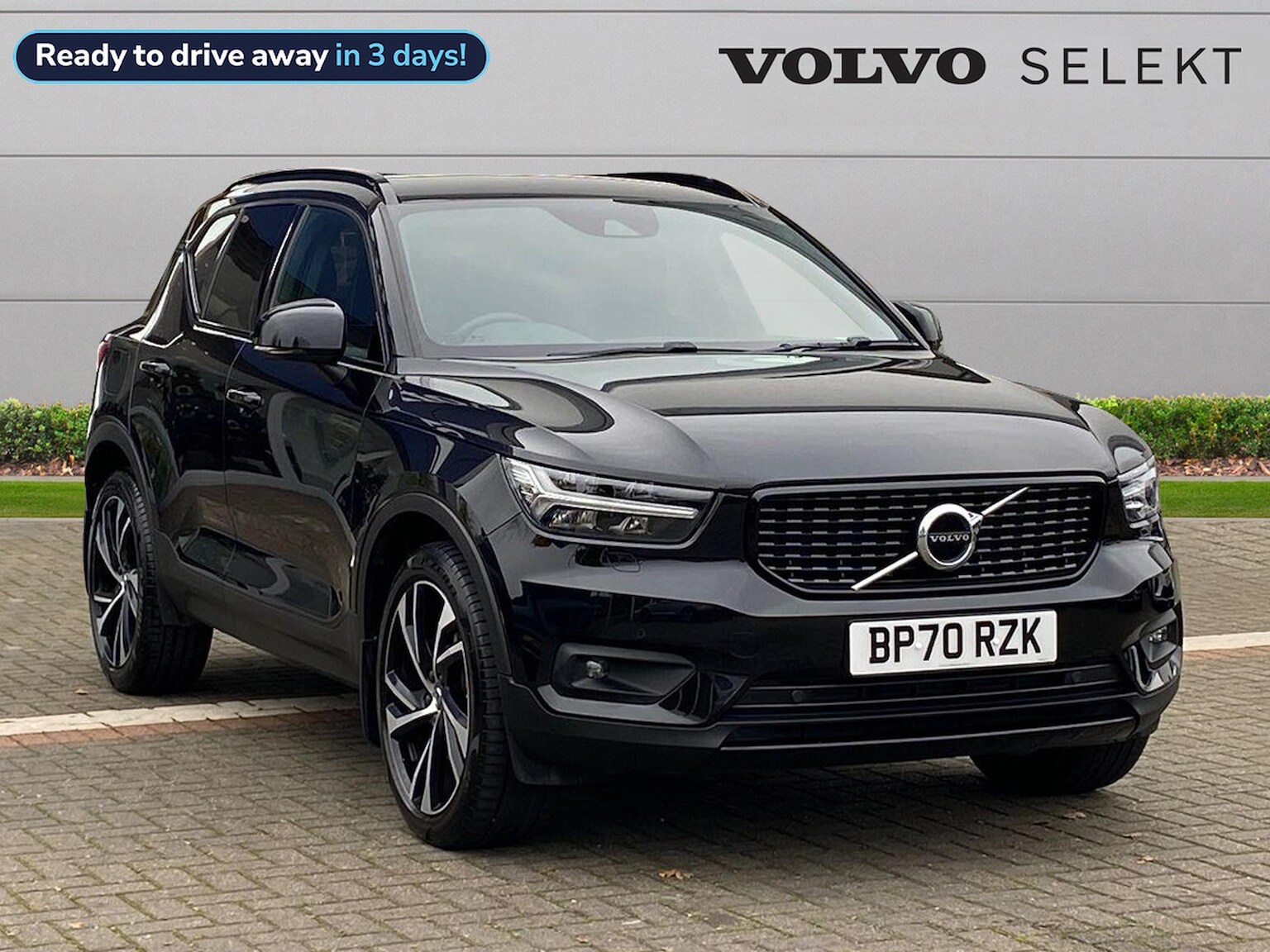 Main listing image - Volvo XC40 Recharge