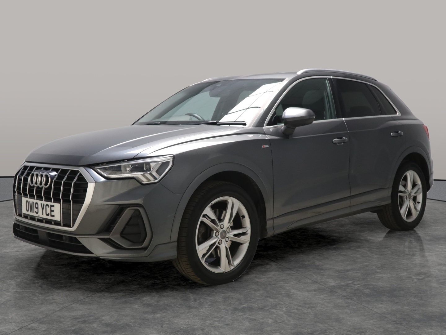 Main listing image - Audi Q3