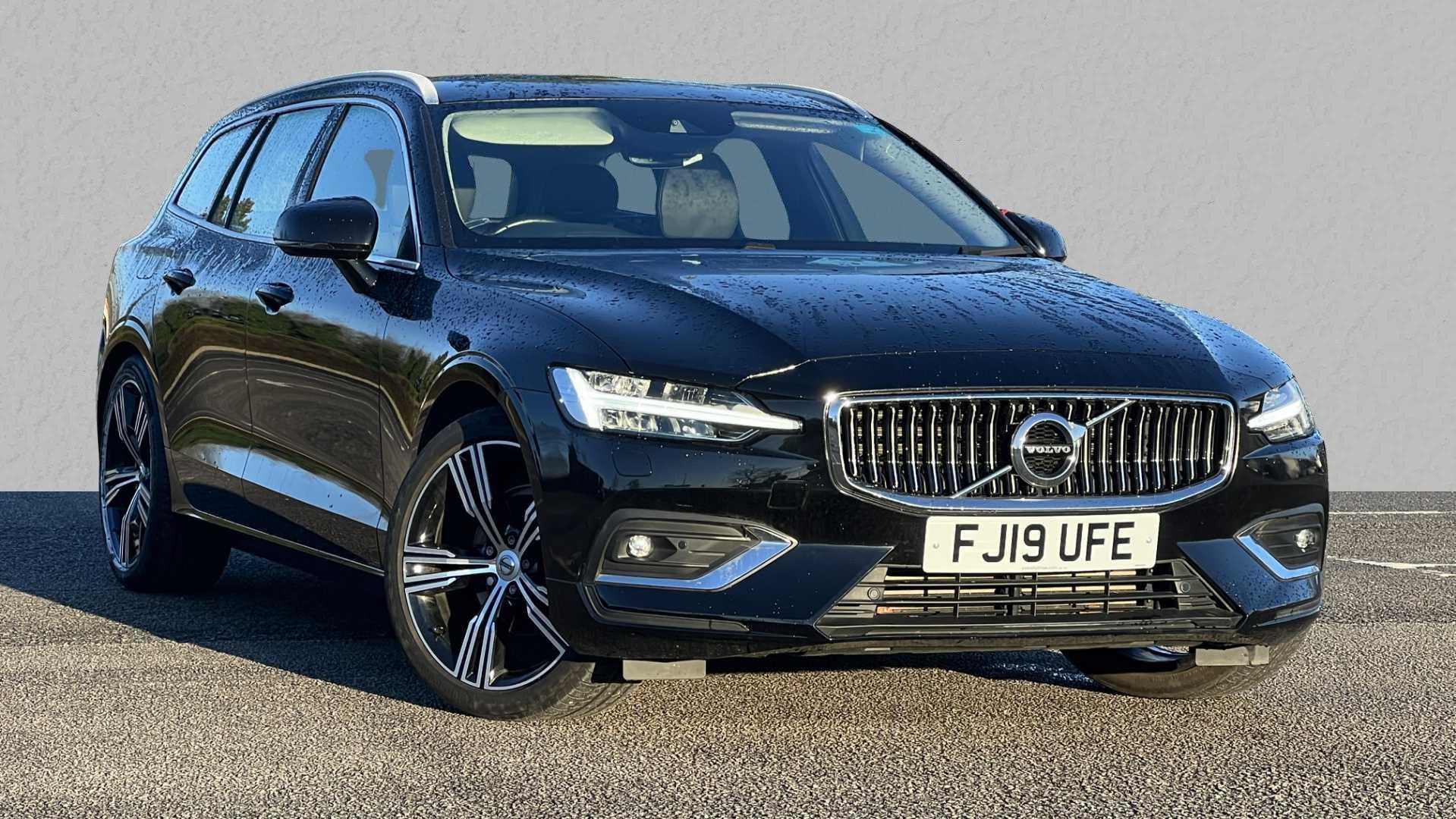 Main listing image - Volvo V60