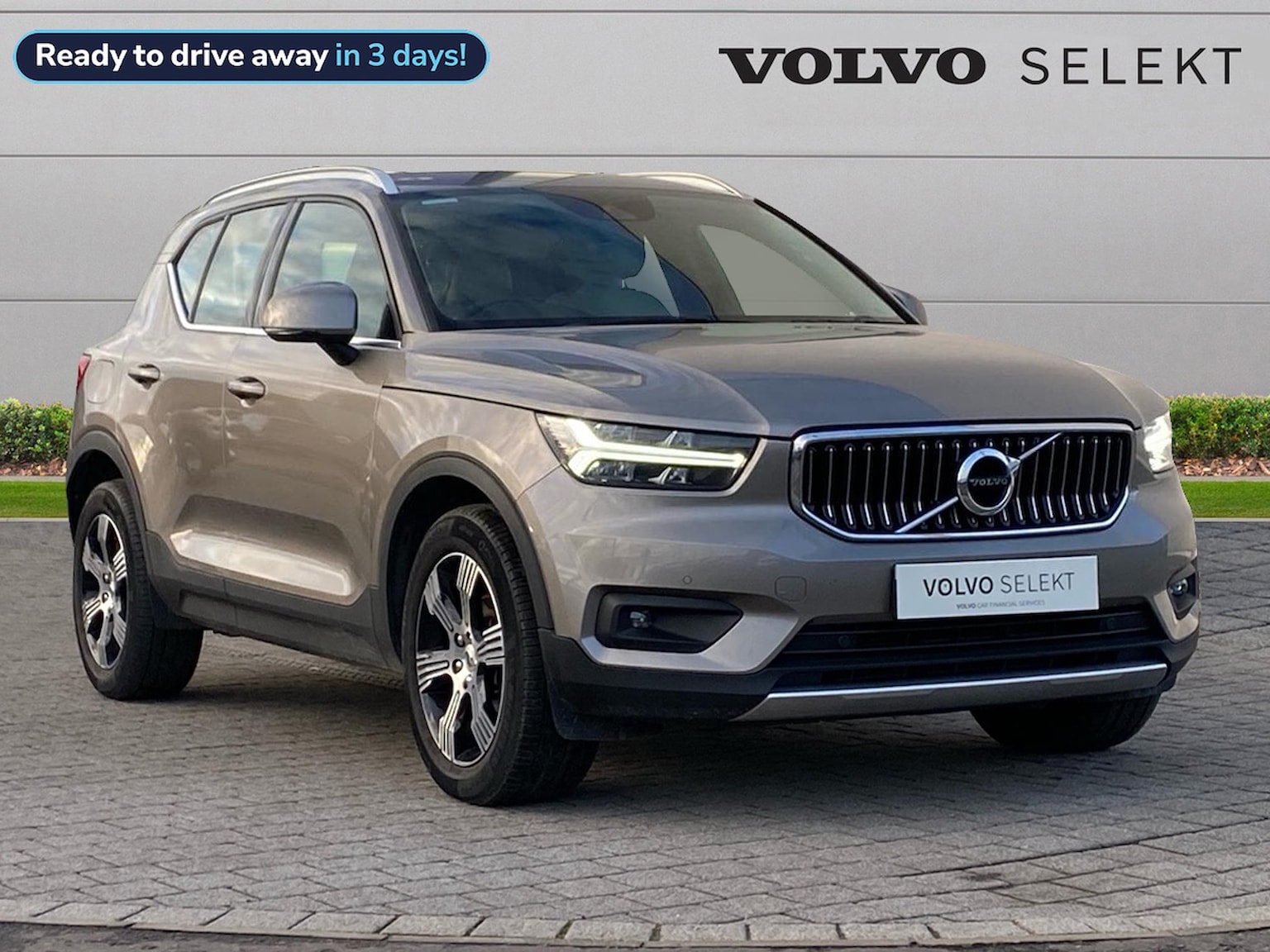 Main listing image - Volvo XC40