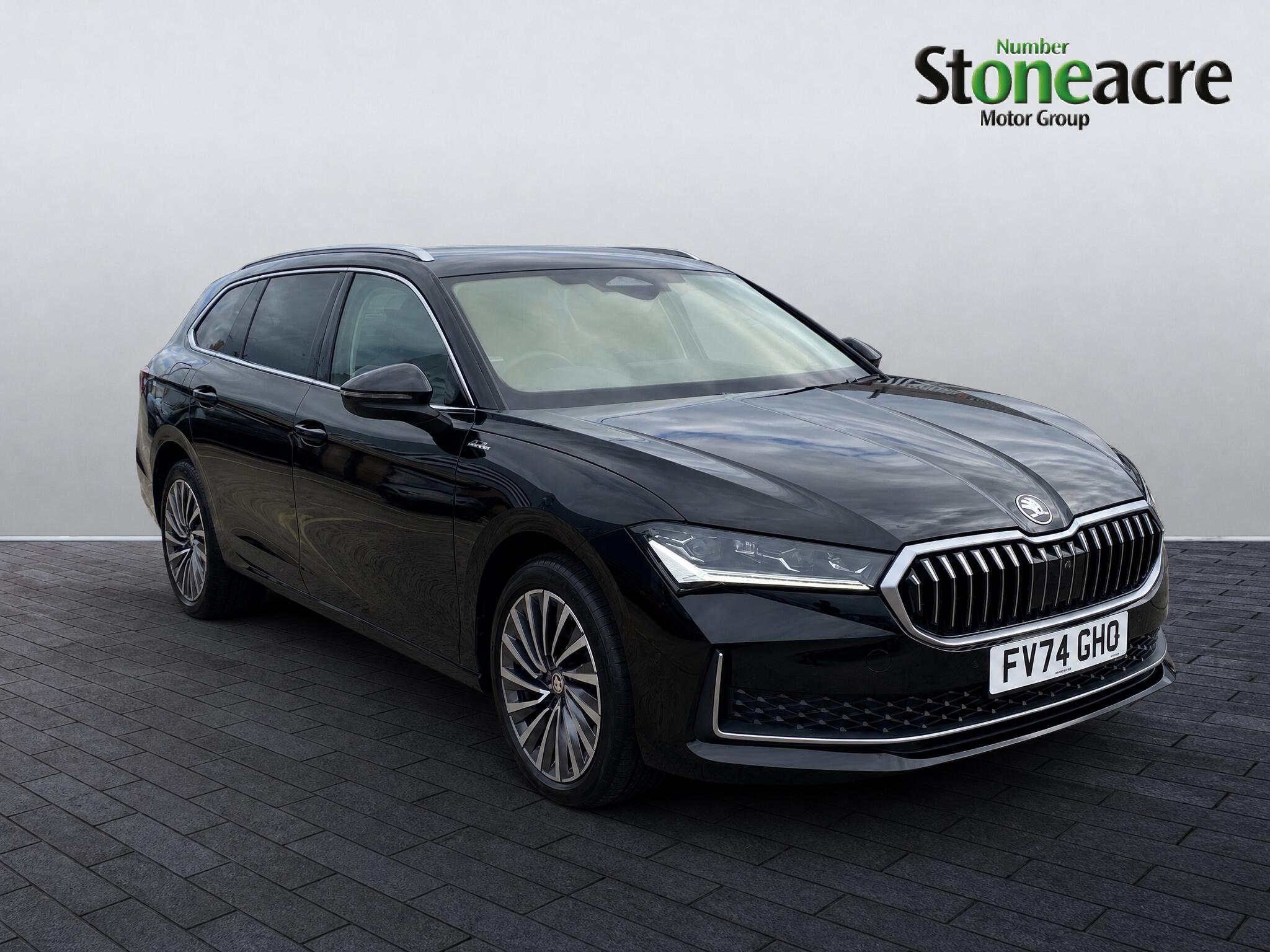 Main listing image - Skoda Superb