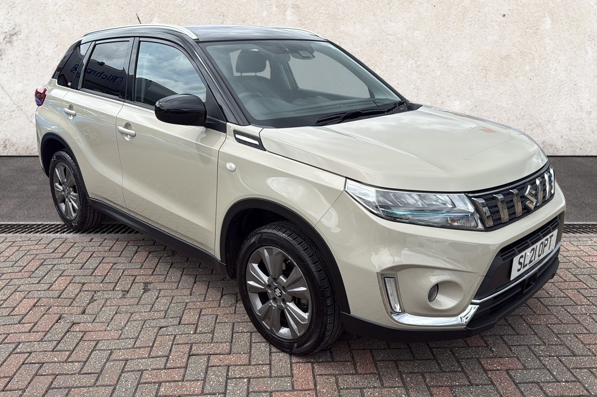 Main listing image - Suzuki Vitara