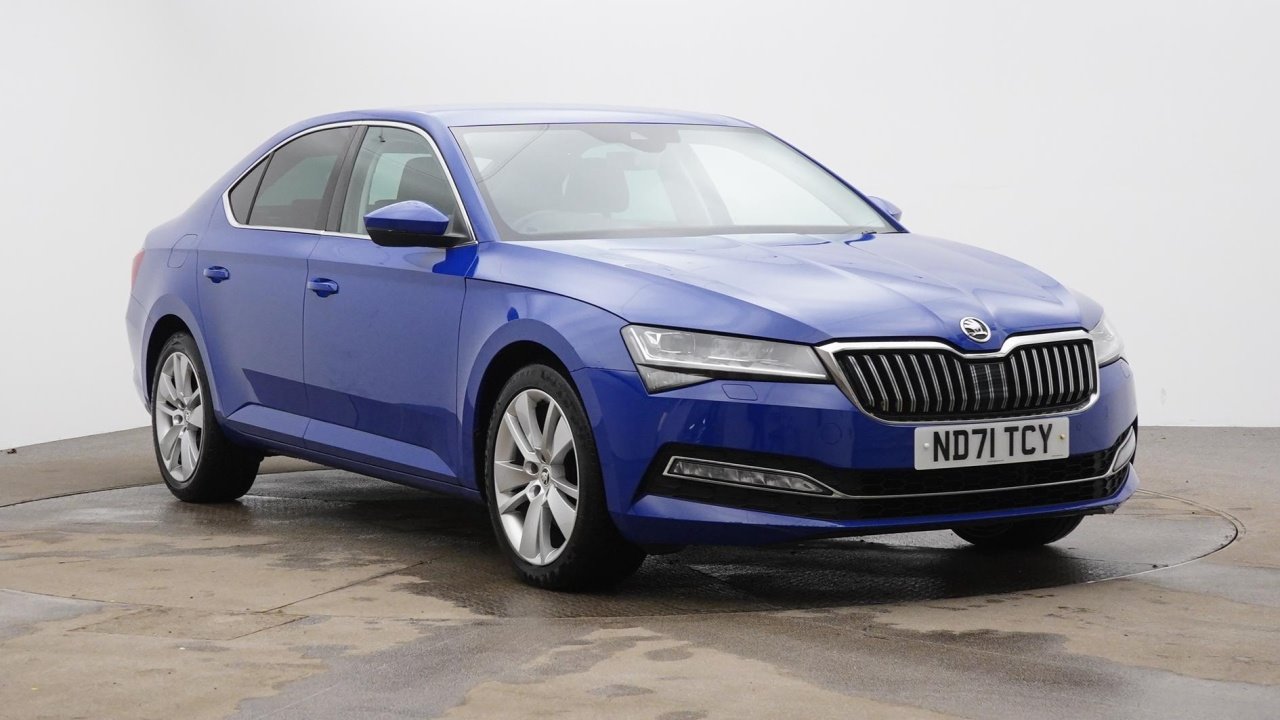 Main listing image - Skoda Superb