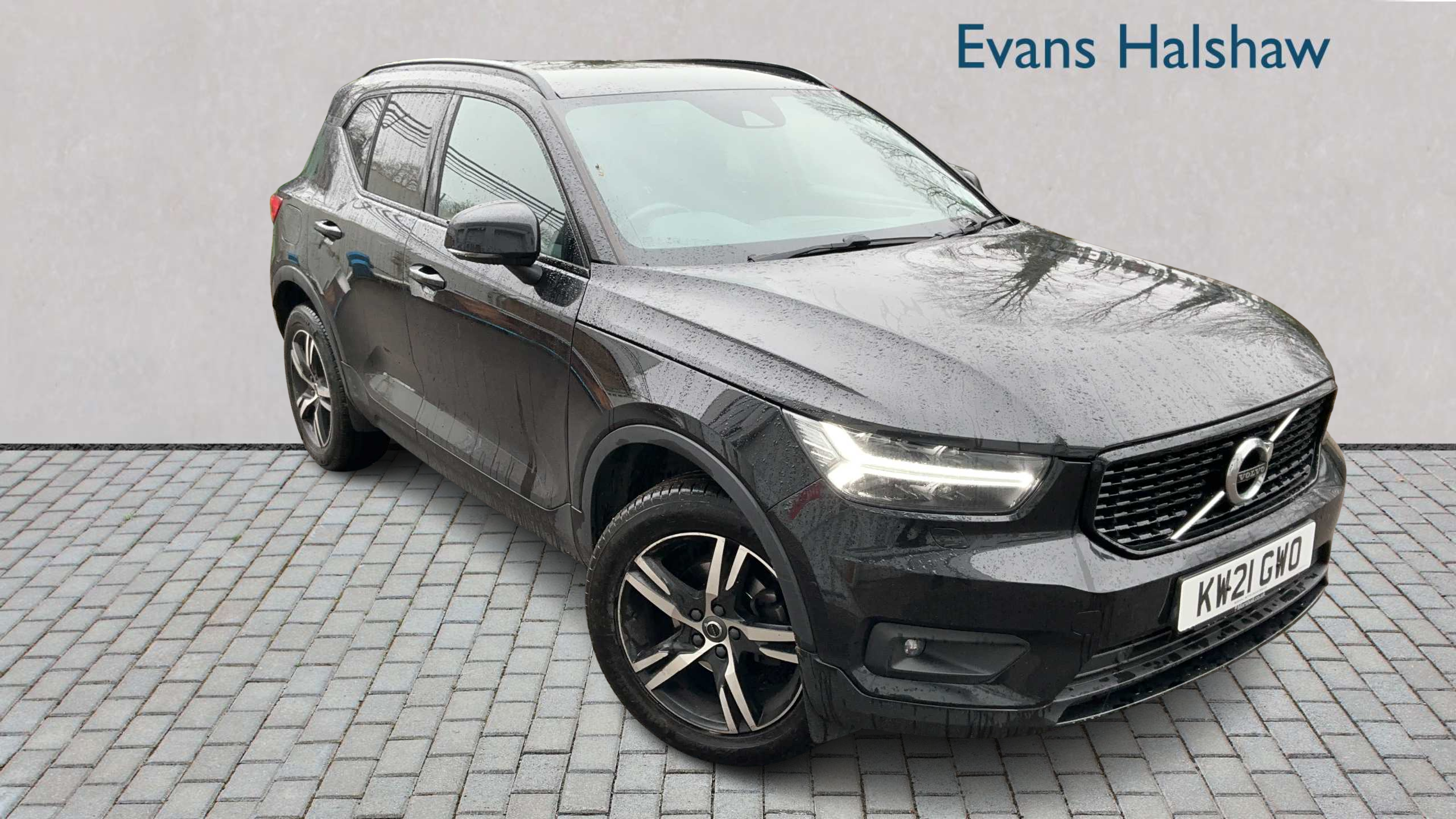 Main listing image - Volvo XC40