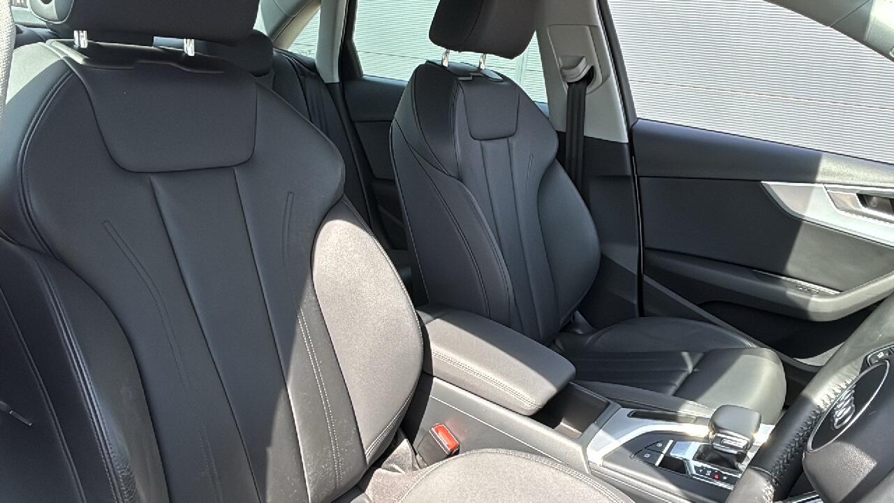 Main listing image - Audi A4