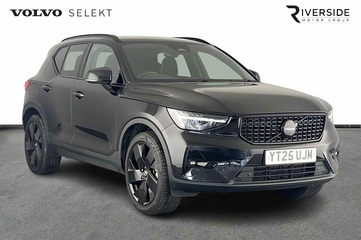 Main listing image - Volvo XC40
